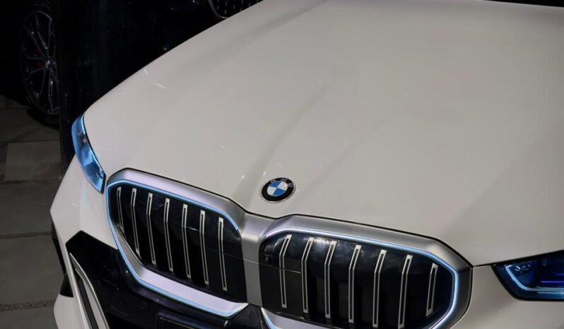 
								BMW 530Li MSport full									