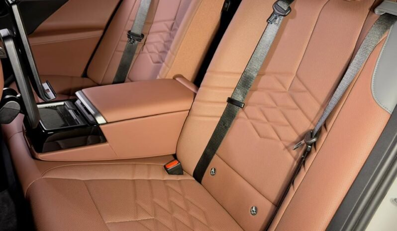 
								BMW 530Li MSport full									