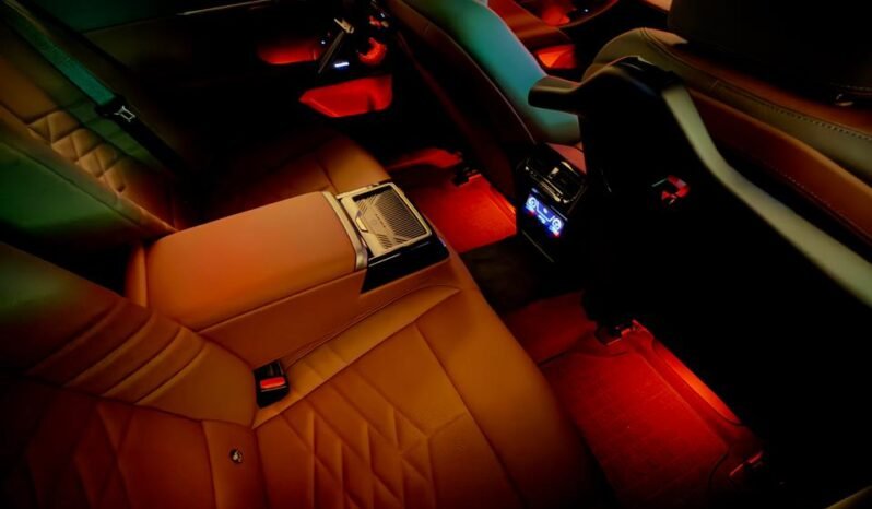 
								BMW 530Li MSport full									