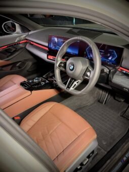 
										BMW 530Li MSport full									