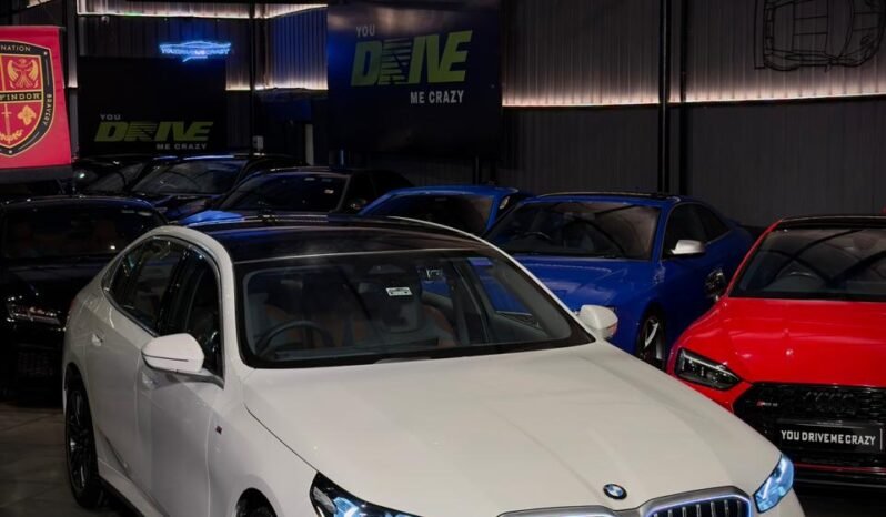 
								BMW 530Li MSport full									