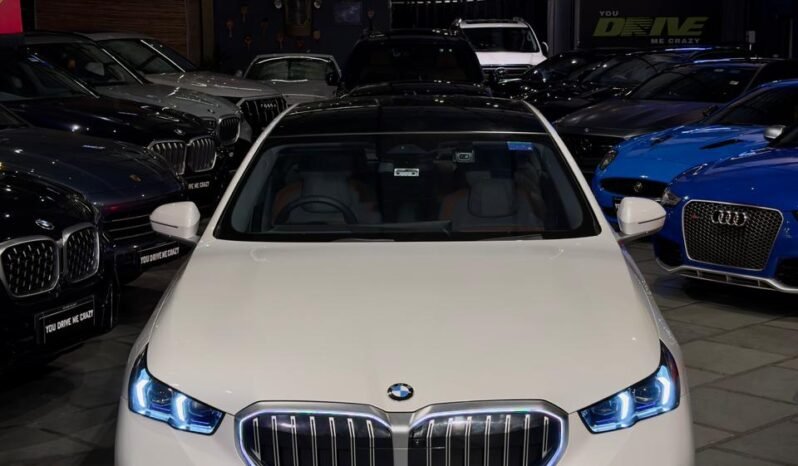 
								BMW 530Li MSport full									