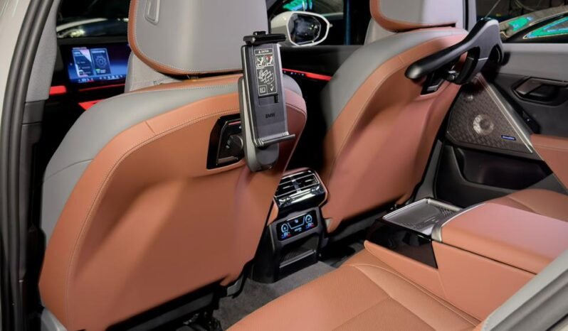 
								BMW 530Li MSport full									