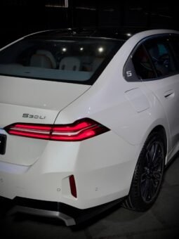 
										BMW 530Li MSport full									