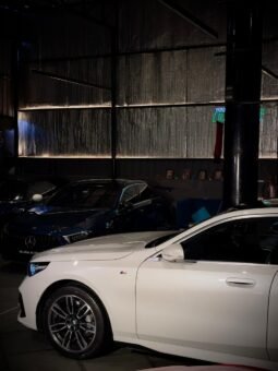 
										BMW 530Li MSport full									