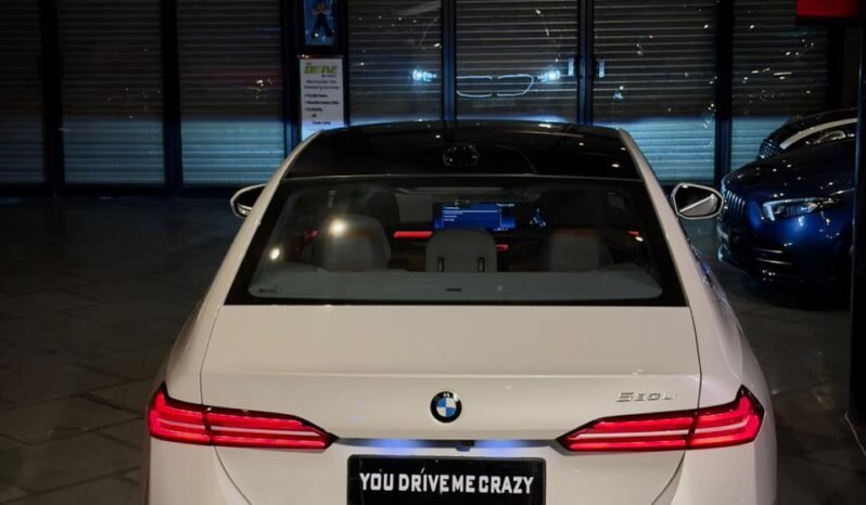 
								BMW 530Li MSport full									