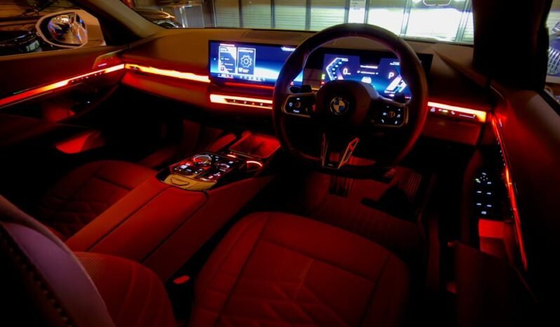 
								BMW 530Li MSport full									