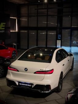 
										BMW 740i M Sport full									