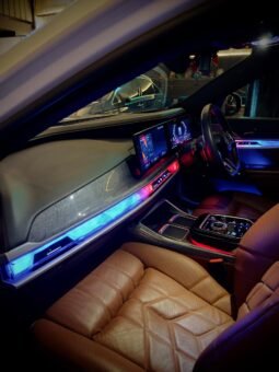 
										BMW 740i M Sport full									