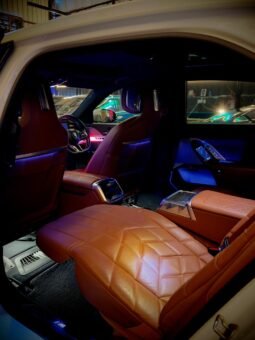 
										BMW 740i M Sport full									