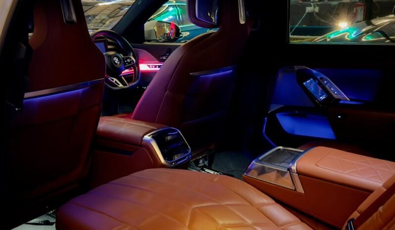 
								BMW 740i M Sport full									