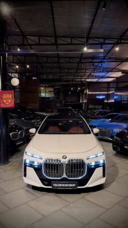 
										BMW 740i M Sport full									
