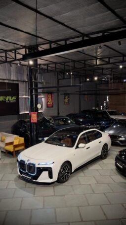 
										BMW 740i M Sport full									