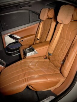 
										BMW 740i M Sport full									