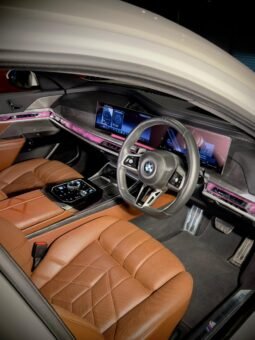 
										BMW 740i M Sport full									