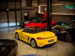 
										Porsche 718 Boxster full									