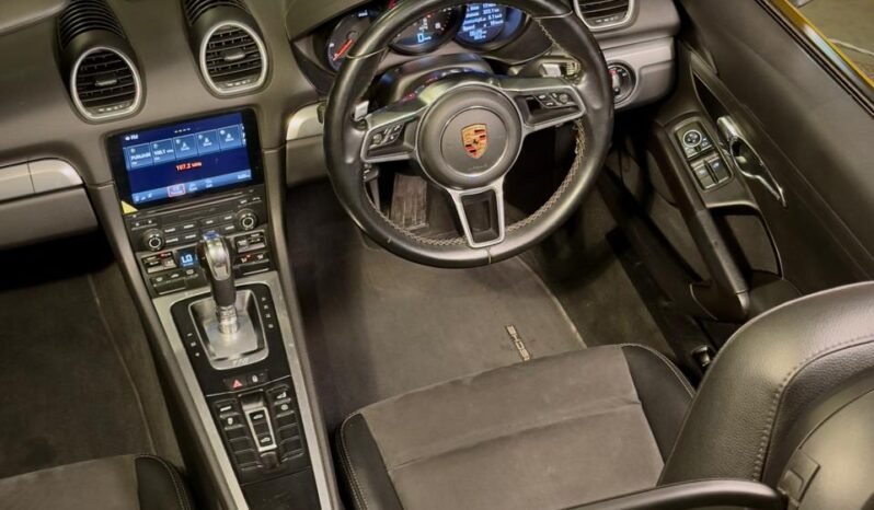 
								Porsche 718 Boxster full									