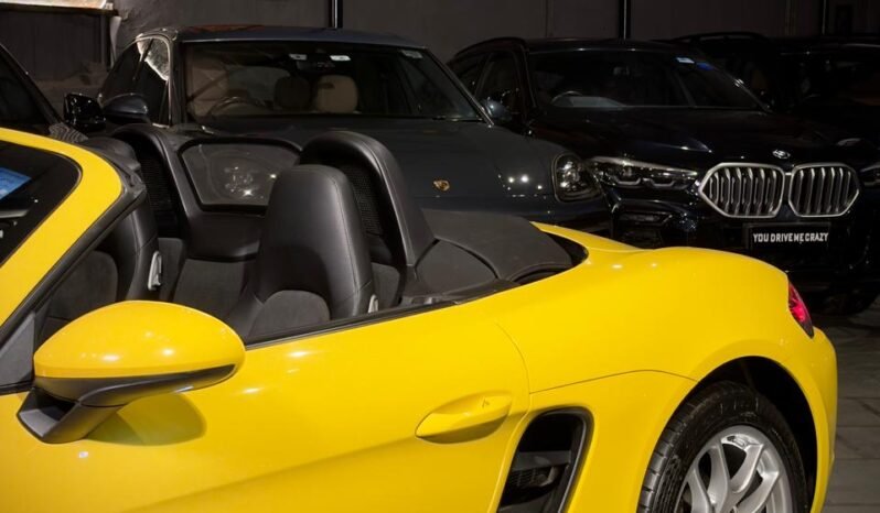 
								Porsche 718 Boxster full									