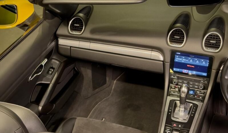 
								Porsche 718 Boxster full									