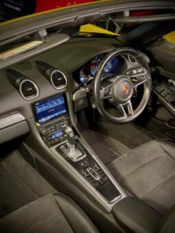 
										Porsche 718 Boxster full									