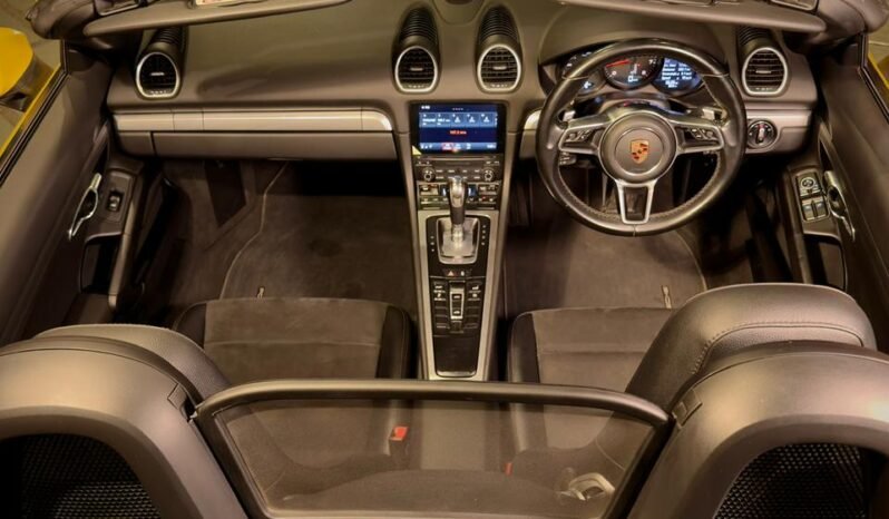 
								Porsche 718 Boxster full									