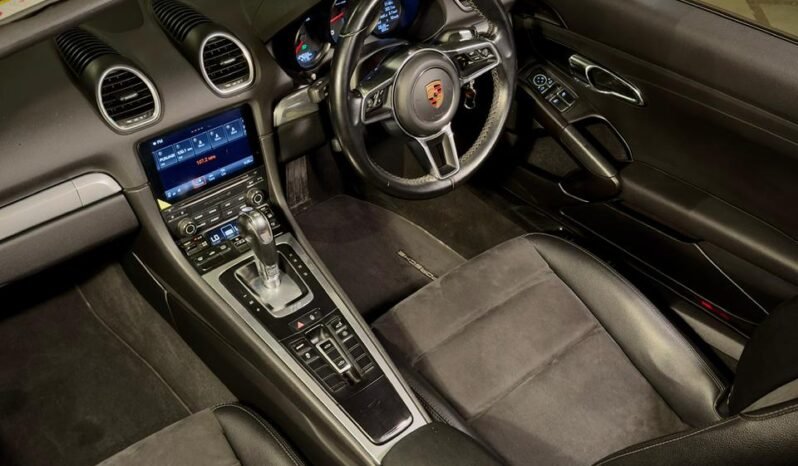 
								Porsche 718 Boxster full									