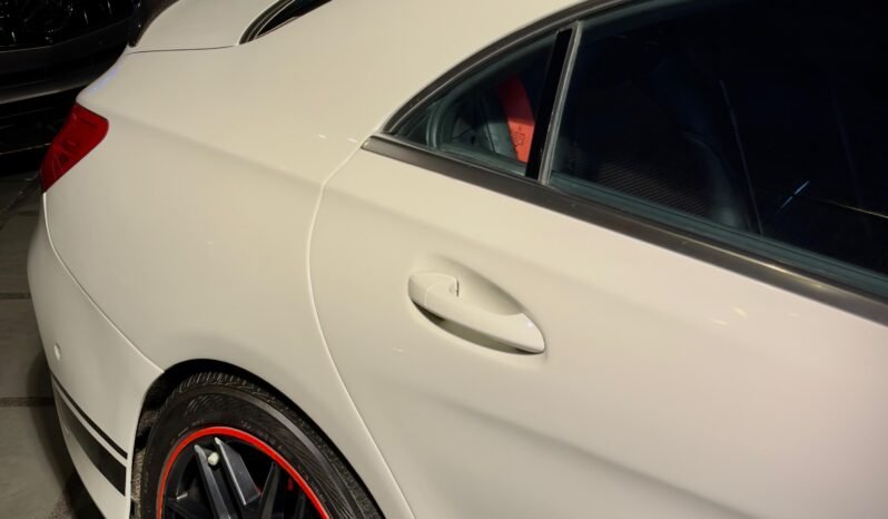 
								Mercedes-Benz CLA 45 AMG full									