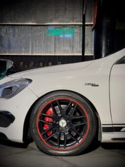 
										Mercedes-Benz CLA 45 AMG full									