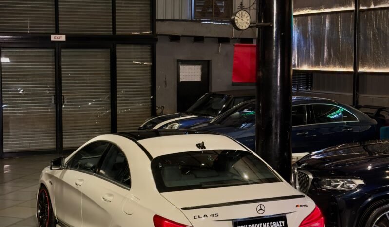 
								Mercedes-Benz CLA 45 AMG full									