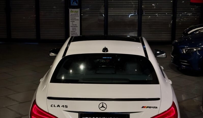
								Mercedes-Benz CLA 45 AMG full									