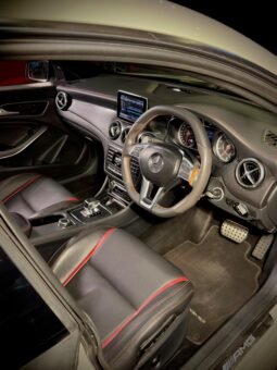 
										Mercedes-Benz CLA 45 AMG full									