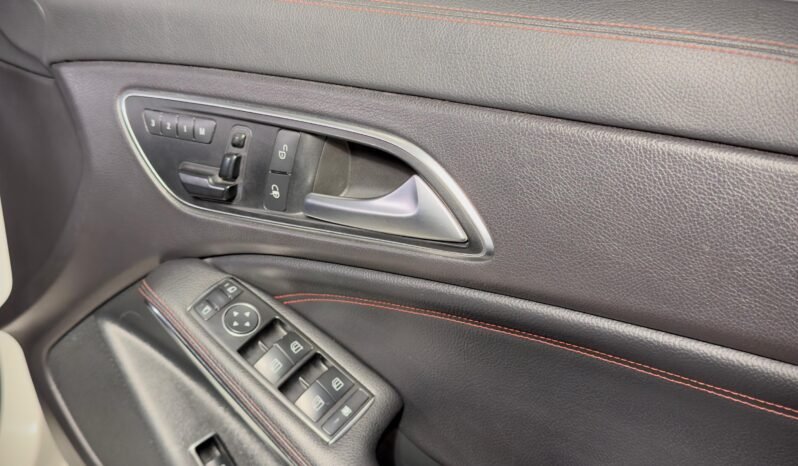 
								Mercedes-Benz CLA 45 AMG full									