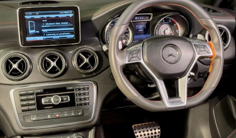 
								Mercedes-Benz CLA 45 AMG full									