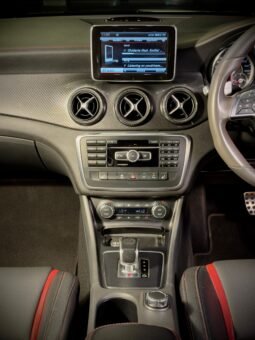 
										Mercedes-Benz CLA 45 AMG full									