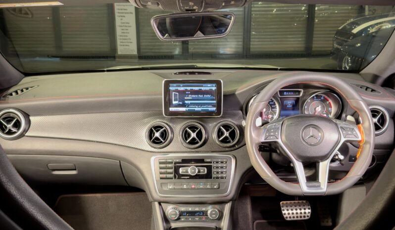 
								Mercedes-Benz CLA 45 AMG full									