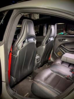 
										Mercedes-Benz CLA 45 AMG full									