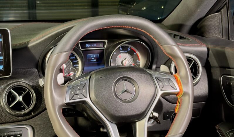 
								Mercedes-Benz CLA 45 AMG full									