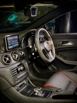 
										Mercedes-Benz CLA 45 AMG full									
