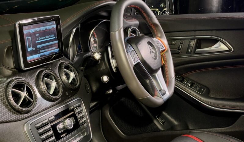 
								Mercedes-Benz CLA 45 AMG full									