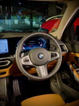 
										BMW 330Li M Sport LCI full									