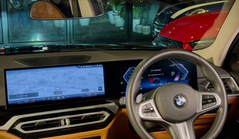 
								BMW 330Li M Sport LCI full									