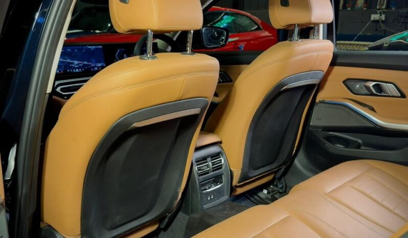 
								BMW 330Li M Sport LCI full									