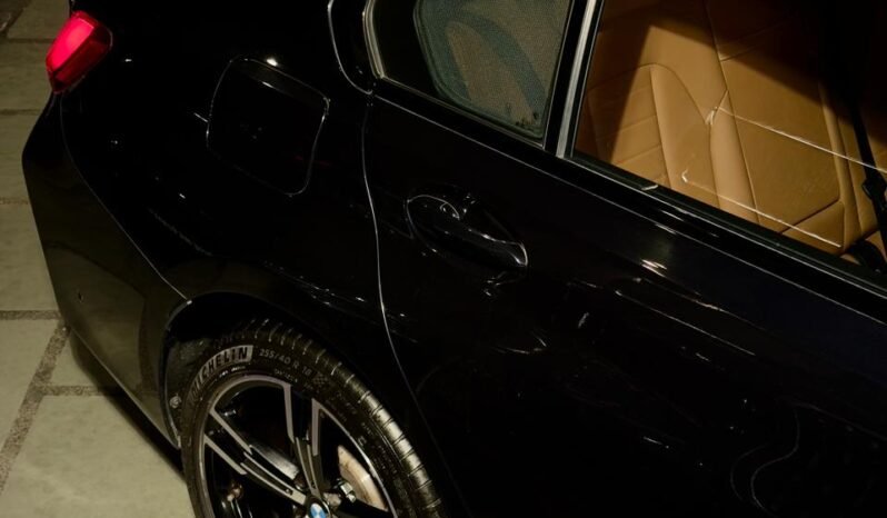 
								BMW 330Li M Sport LCI full									