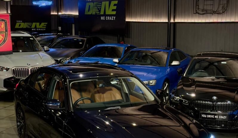 
								BMW 330Li M Sport LCI full									