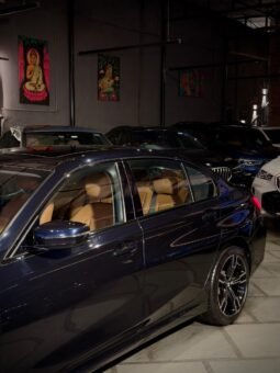 
										BMW 330Li M Sport LCI full									