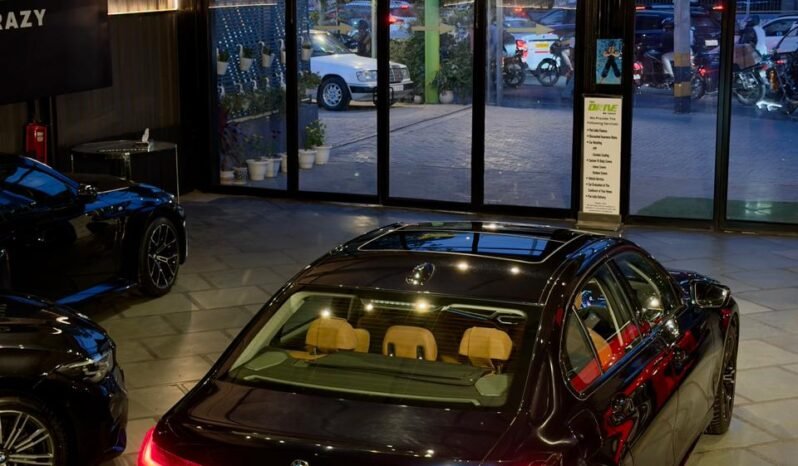 
								BMW 330Li M Sport LCI full									