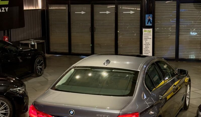 
								BMW 520d Luxury Line full									