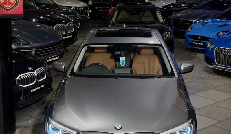 
								BMW 520d Luxury Line full									