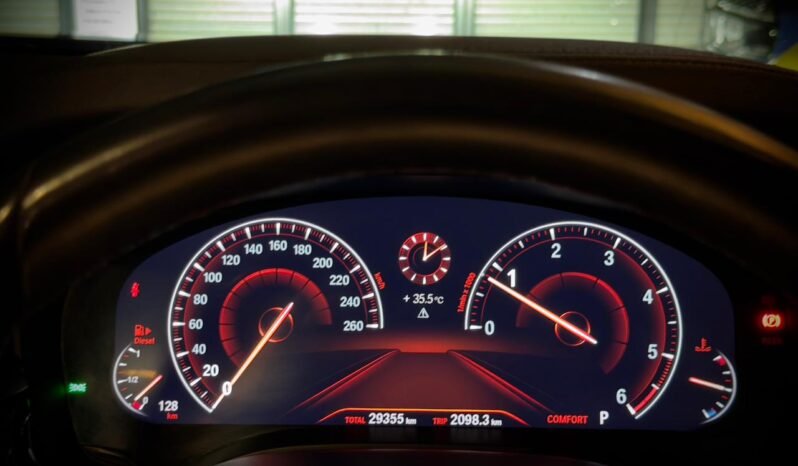 
								BMW 520d Luxury Line full									
