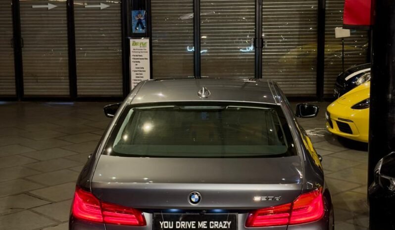 
								BMW 520d Luxury Line full									